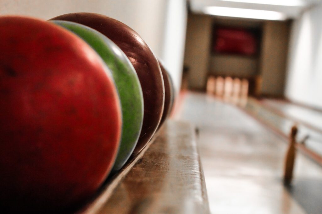 bowling, bowling alley, bullet, sports, leisure time, to play, fun, game, pin, colorful, balls, pub, basement, cellar, quaint, youth, youth centre, rail, bowling alley, bowling alley, bowling alley, bowling alley, bowling alley